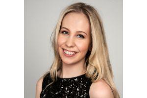 hearing impaired opera singer